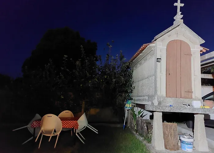 Casa Con Piscina Al Lado Del Mar En Viladesuso